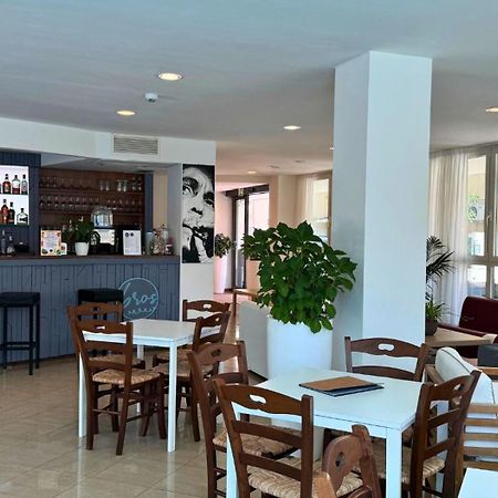 Hotel Apogeo - Breakfast Experience Rimini Bagian luar foto