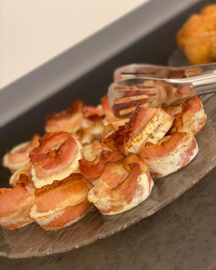 Hotel Apogeo - Breakfast Experience Rimini Bagian luar foto