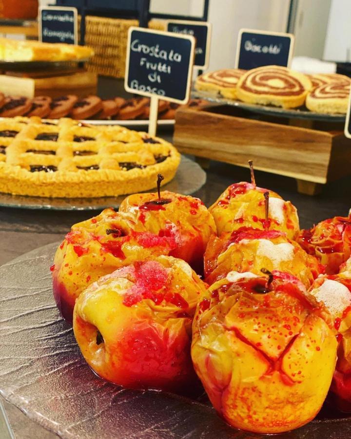 Hotel Apogeo - Breakfast Experience Rimini Bagian luar foto