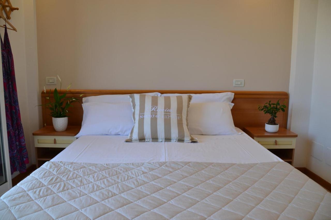 Hotel Apogeo - Breakfast Experience Rimini Bagian luar foto