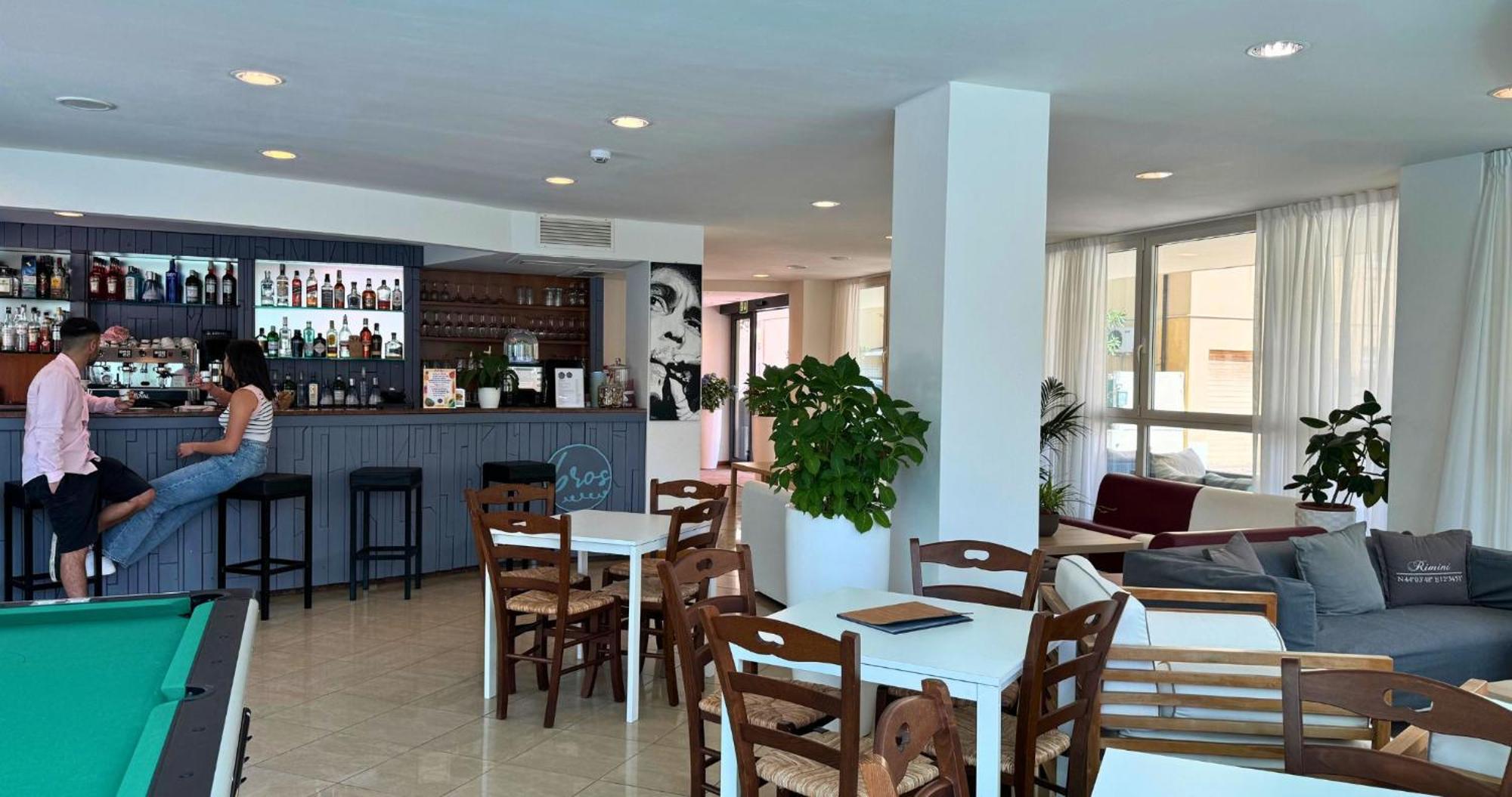 Hotel Apogeo - Breakfast Experience Rimini Bagian luar foto